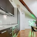 Apartamento Downtown - Chiado & Me 2 *